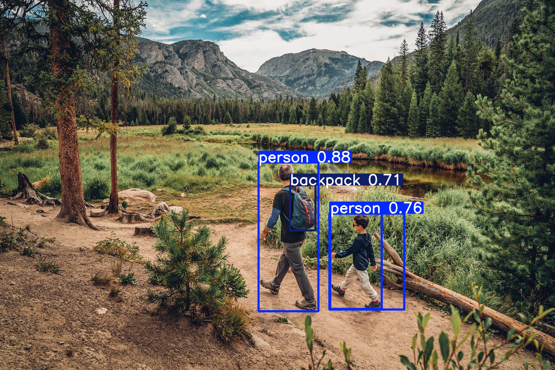 AI-powered hiker detection on a trail